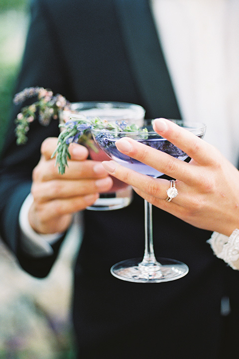 Inn-at-rancho-santa-fe-shoot-cocktails-bride-and-groom-hld-cocktails