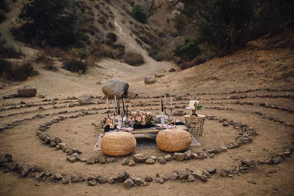 bronson-caves-elopement-shoot-round-chairs-and-ground-set-up