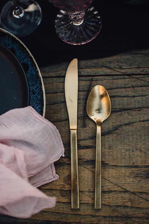 bronson-caves-elopement-shoot-silverware