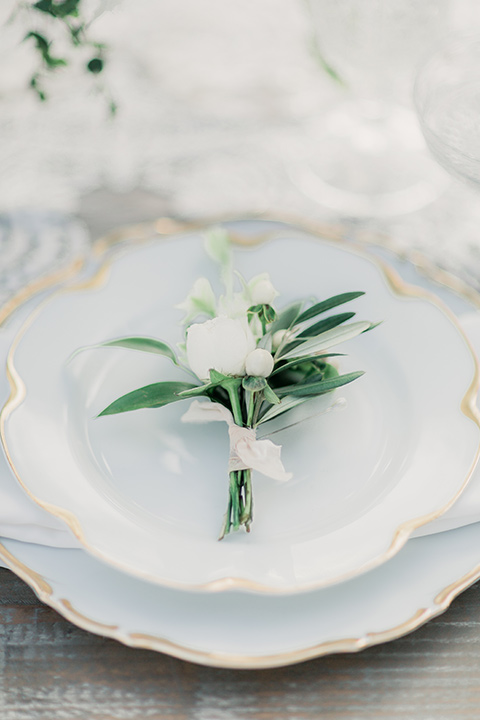 MUCKENTHALER-SHOOT-flower-on-table