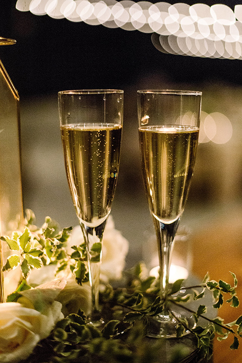 skypark-styled-shoot-champagne-glasses