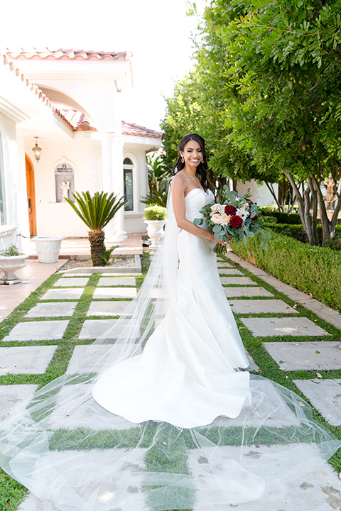 Villa-de-Amore-bride-standing-alone-2-bride-in-a-fitted-gown
