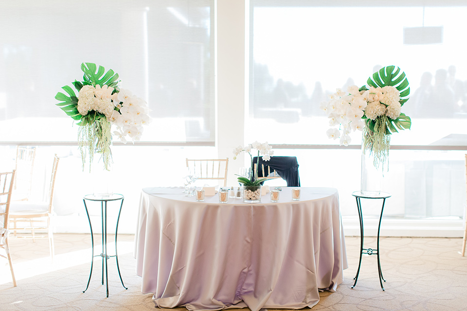 Los-Verdes-Golf-Course-Wedding-sweetheart-table-with-blush-pink-table-linens-and-white-and-gold-decor