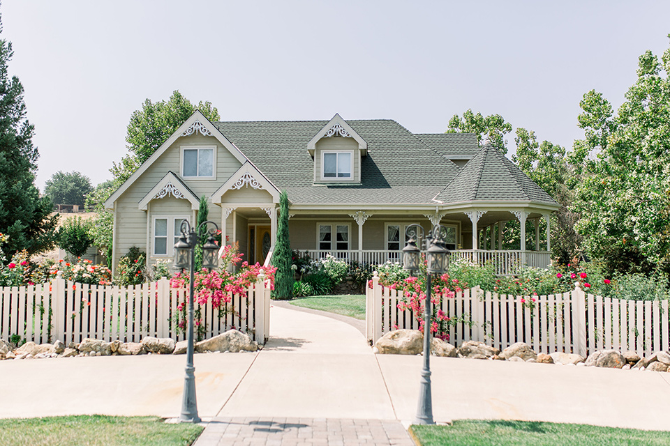 Burgundy-and-Blue-wedding-cottage-venue