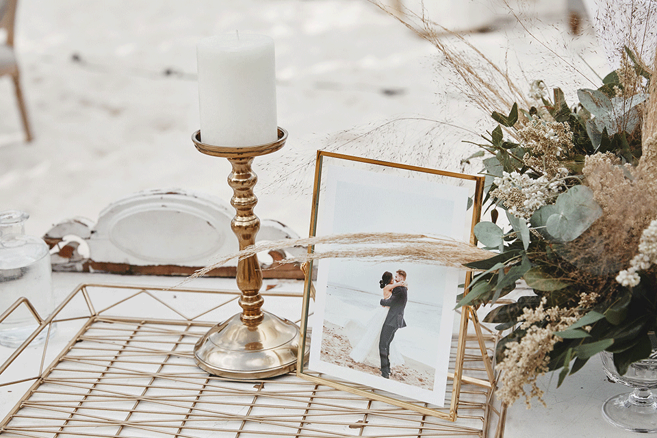 Grand-Firesta-Americana-Coral-Beach-wedding-decor