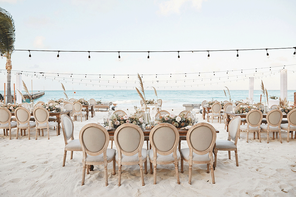 Grand-Firesta-Americana-Coral-Beach-tables