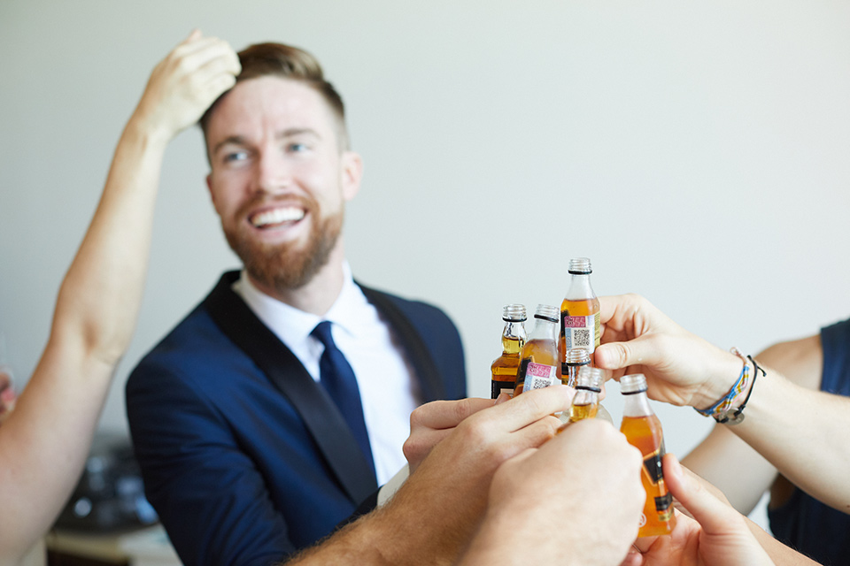 Grand-Firesta-Americana-Coral-Beach-groom-and-shots