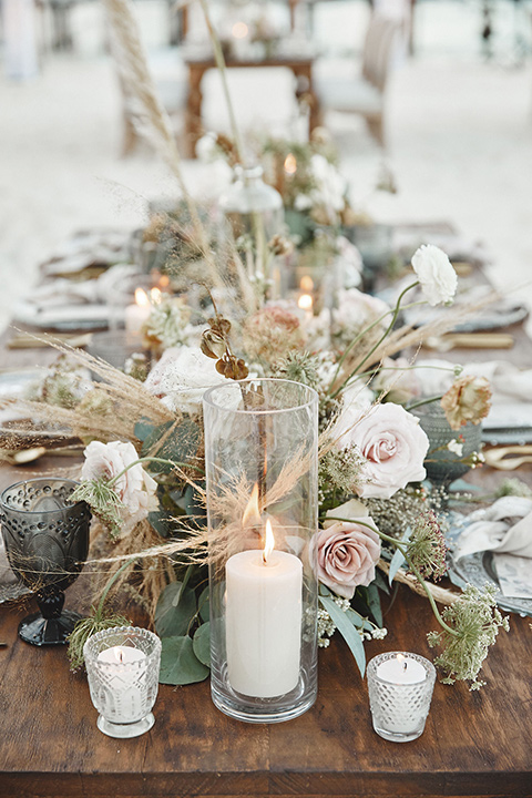 Grand-Firesta-Americana-Coral-Beach-tablescape