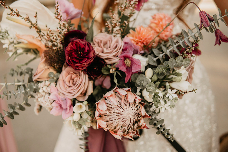 pink and sage tones florals for the bride 