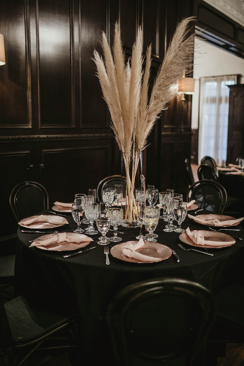 The-Ebell-In-Long-Beach-Wedding-table-décor-with-pampas-grass-centerpieces-and-gold-decor