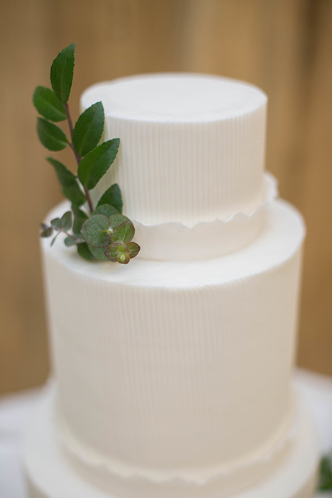 Cooks-Chapel-Shoot-cake-in-white-fondant-and-green-decor