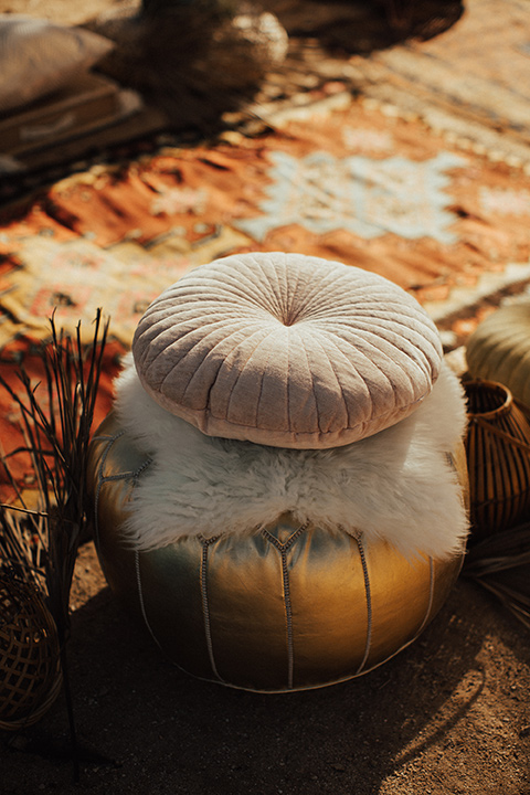 Bohemian-Desert-Shoot-ceremony-seating-poofs