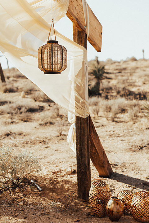 Bohemian-Desert-Shoot-hanging-lantern-decor