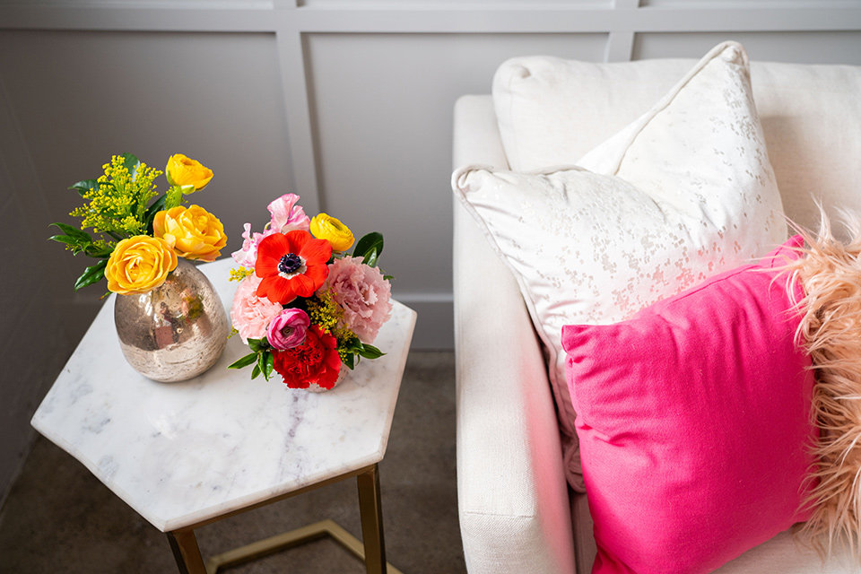 I-love-lucy-shoot-close-up-on-couch-decor