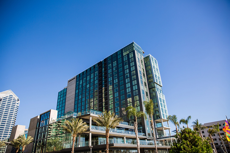 Intercontinental-elopement-shoot-outside-the-intercontinental