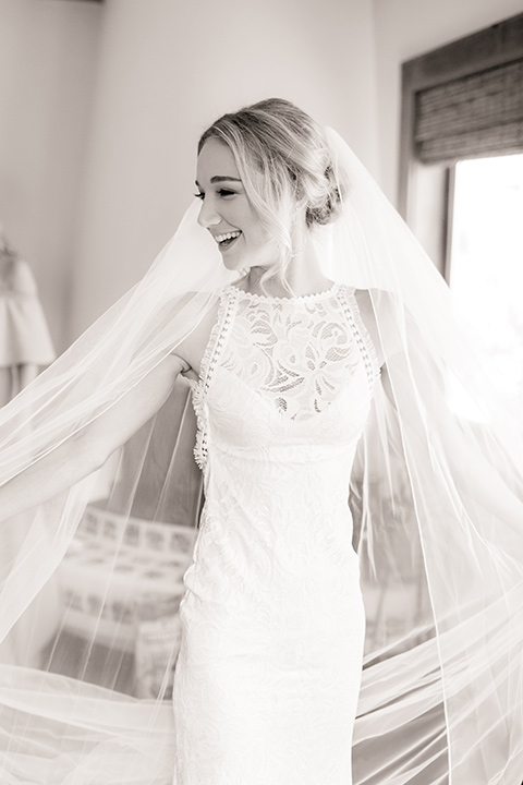 Arroyo-Grande-Wedding-bride-with-veil