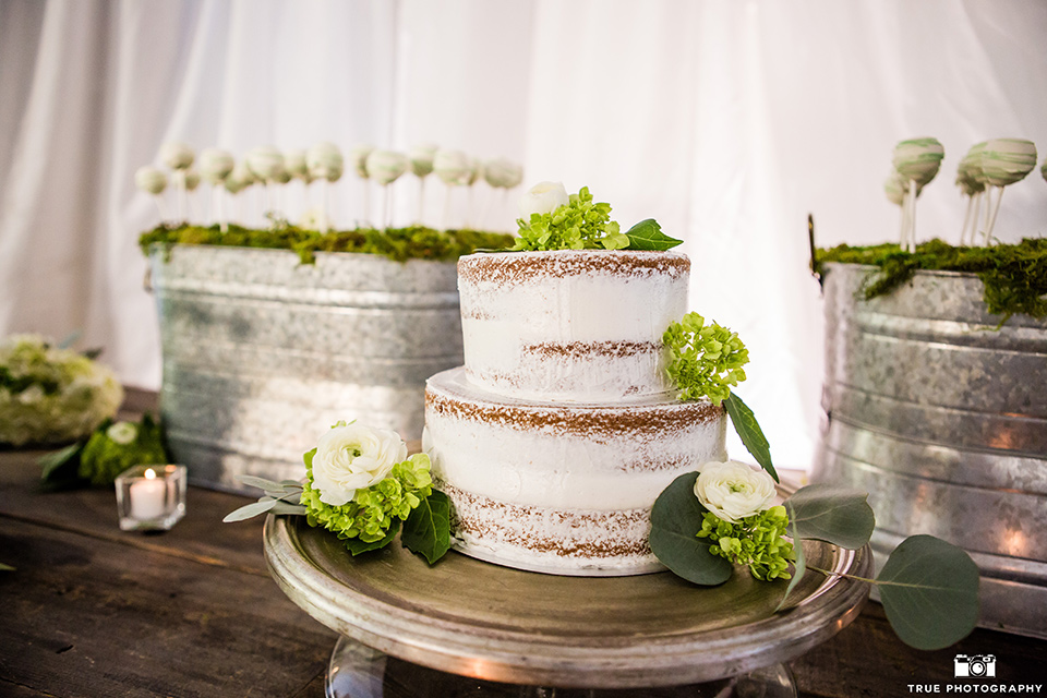 twin-oaks-weddings-cake-and-desserts