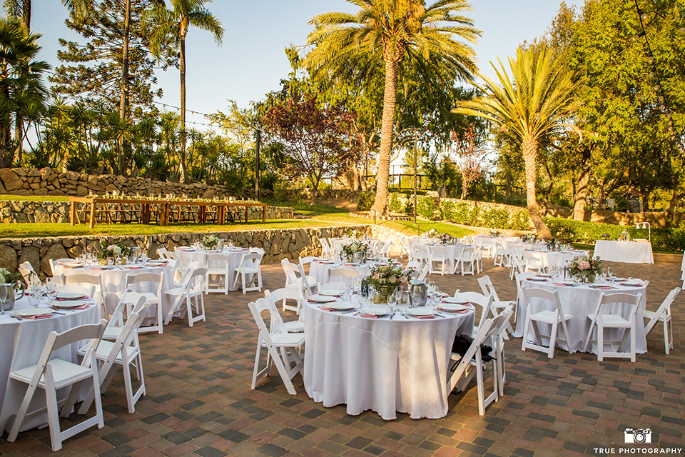 mount-woodson-castle-tables-at-reception-with-all-white-décor-and-minimal-table-decor