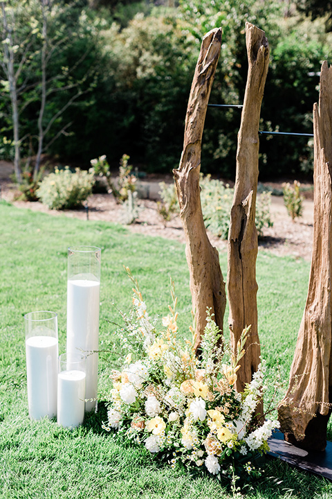 malibu-lodge-spring-wedding-shoot-candle-decor-at-ceremony