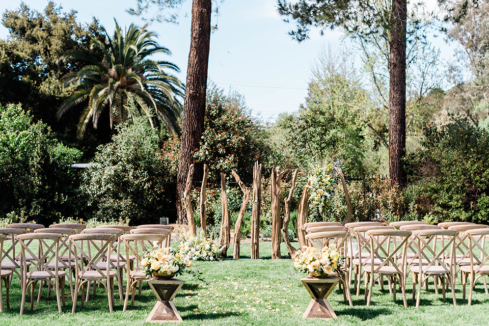 malibu-lodge-spring-wedding-shoot-ceremony-setup