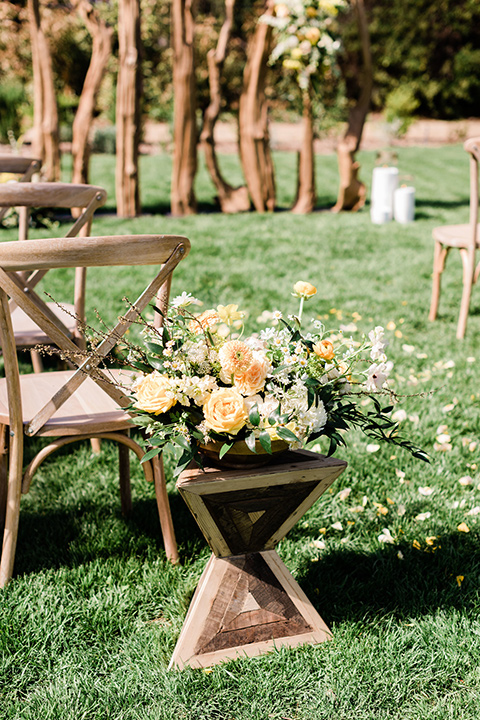 malibu-lodge-spring-wedding-shoot-ceremony-space-decor