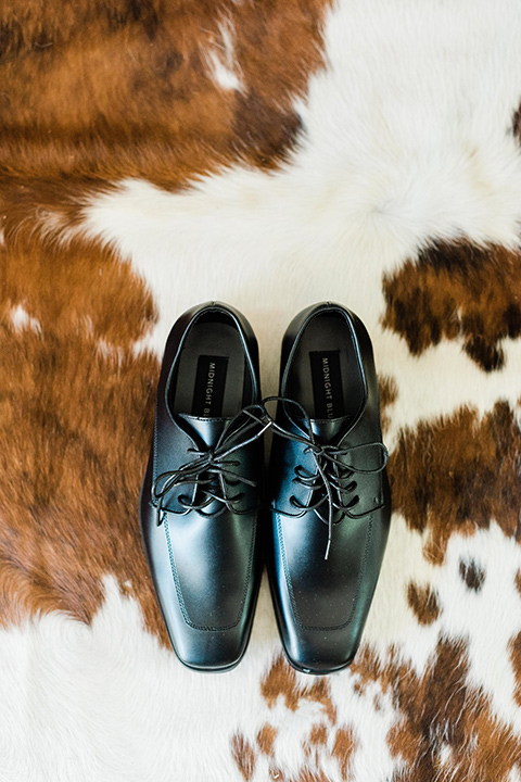 malibu-lodge-spring-wedding-shoot-groom-matte-black-shoes