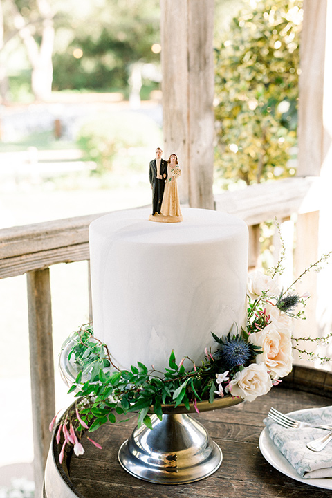 Temecula-Creek-Inn-Wedding-cake