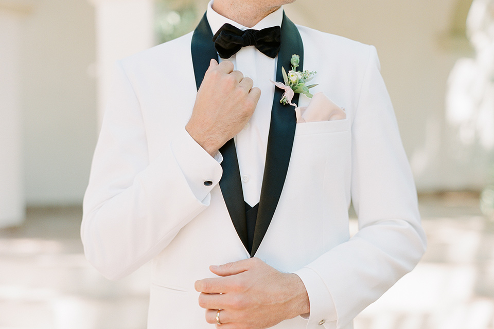 good-boutonnière-on-jacket