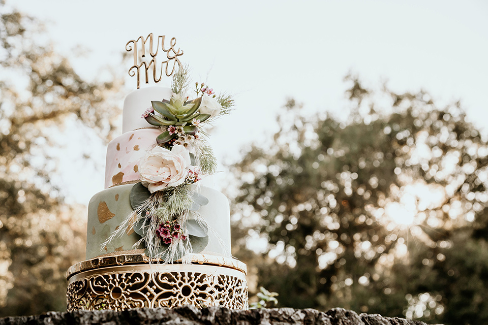 Owl-Creek-Farms-shoot-cake-with-light-blue-and-white-fondant-and-floral-decor