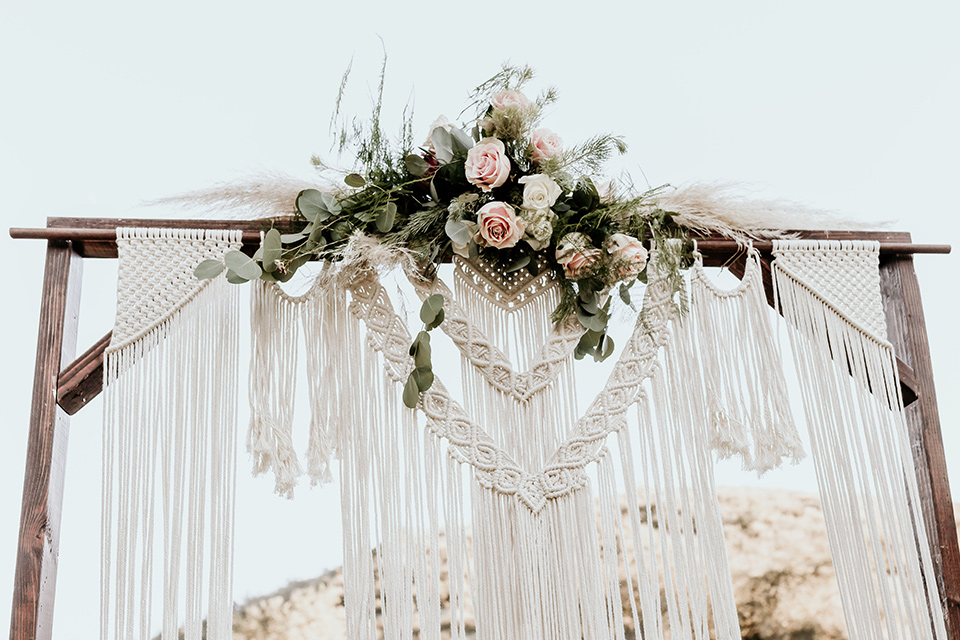 Owl-Creek-Farms-shoot-macramé-ceremony-arch