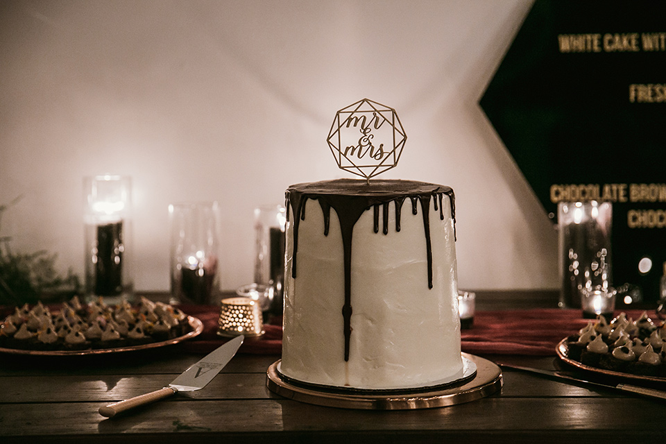 Moniker-Warehouse-Wedding-cake-with-white-fondant-and-chocolate-drizzle