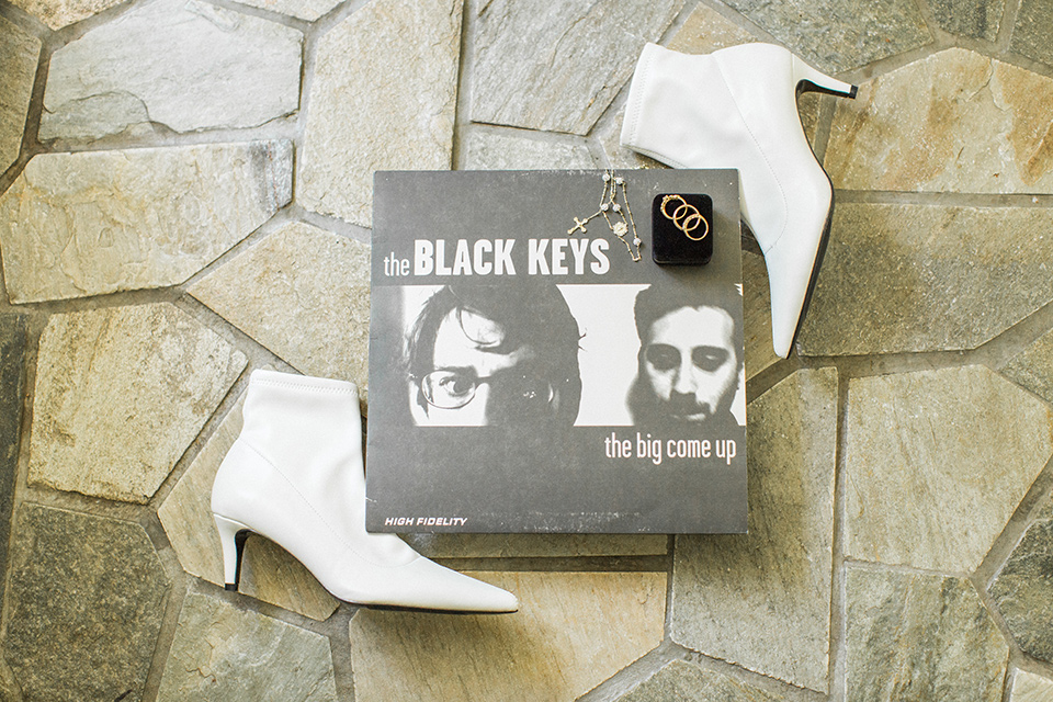 Topa-Winery-Wedding-black-keys-album