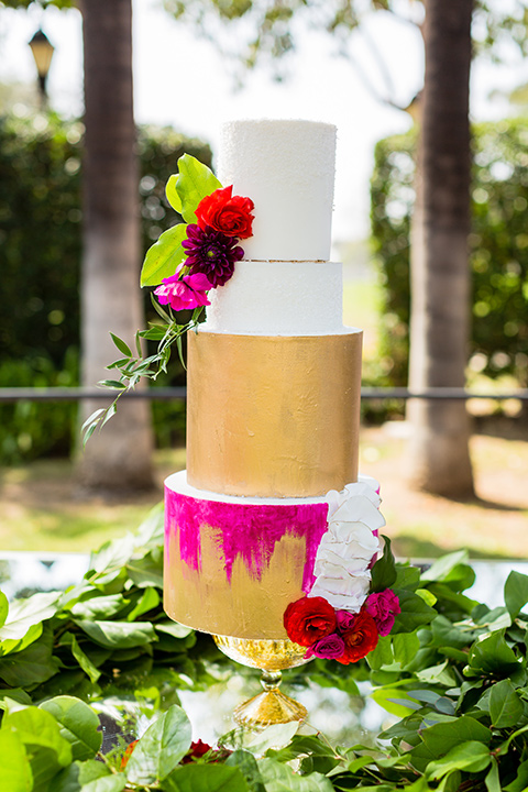 muckenthaler-mansion-three-tier-cake-with-gold-and-pink-decorations