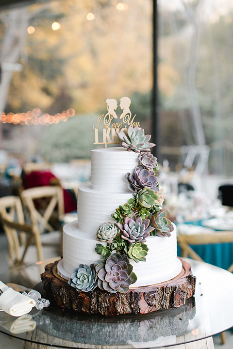 hidden-acres-wedding-cake