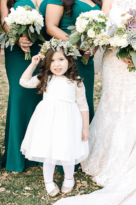 hidden-acres-wedding-flower-girl