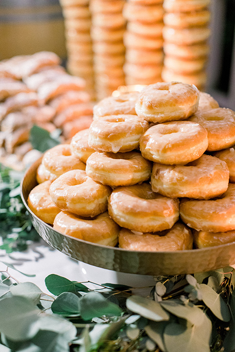  glazed donuts 