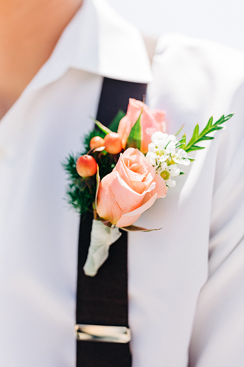 San-Diego-Beach-wedding-boutionnere