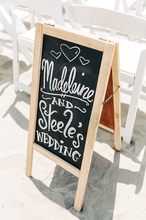 San-Diego-Beach-wedding-letter-board-with-welcome-to-the-wedding-sign