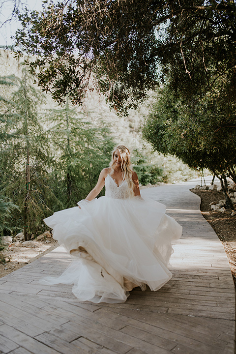 serendiity-gardens-bride-twirling-bride-in-a-tulle-ballgown-with-straps