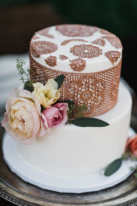 Olivas-Adobe-spanish-inspired-shoot-cake-with-spanish-lace-inspired-detailing