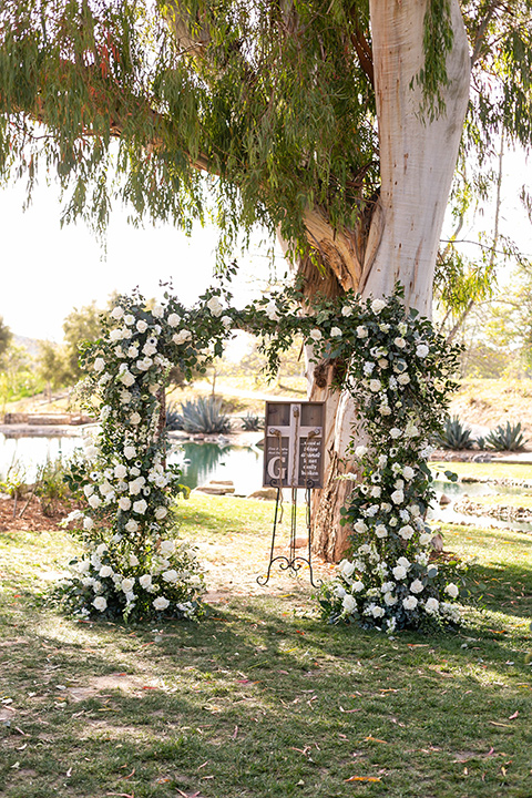  floral arch for ceremony