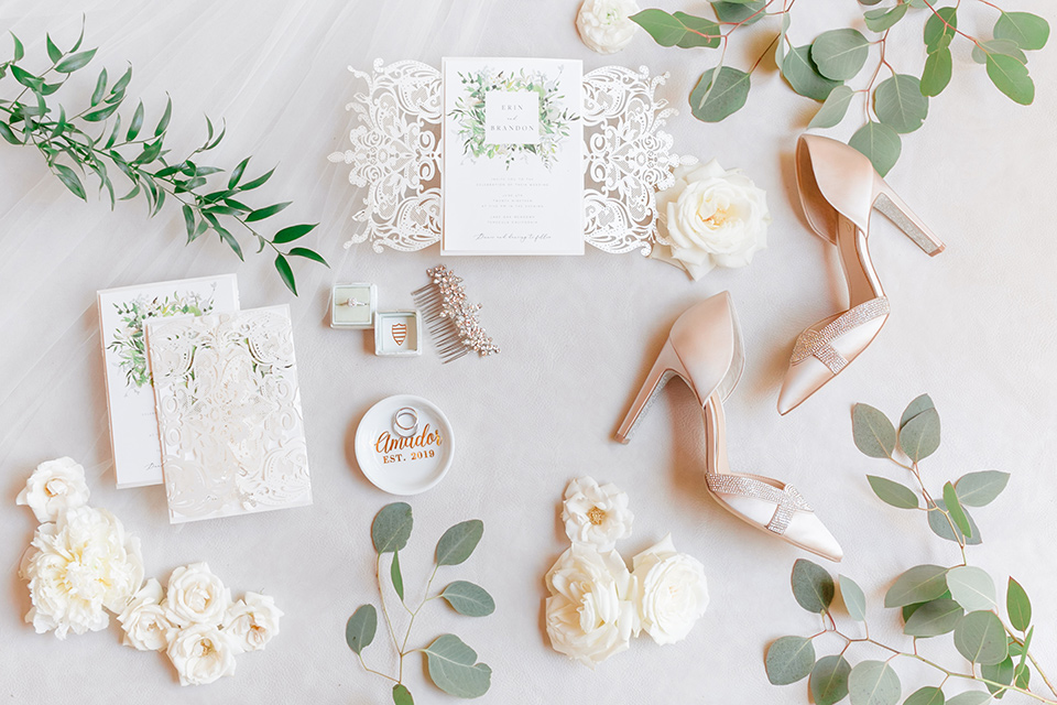  white floral invitations 