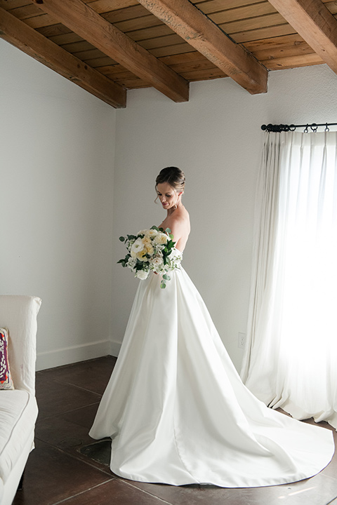  bride in a ballgown with a sweetheart neckline 