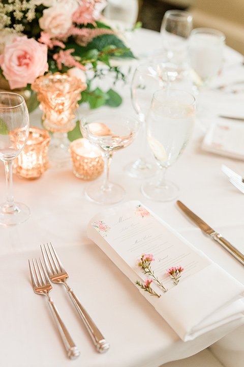  table with blush linens 