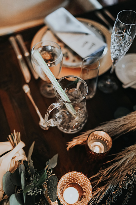 gold and white table decor