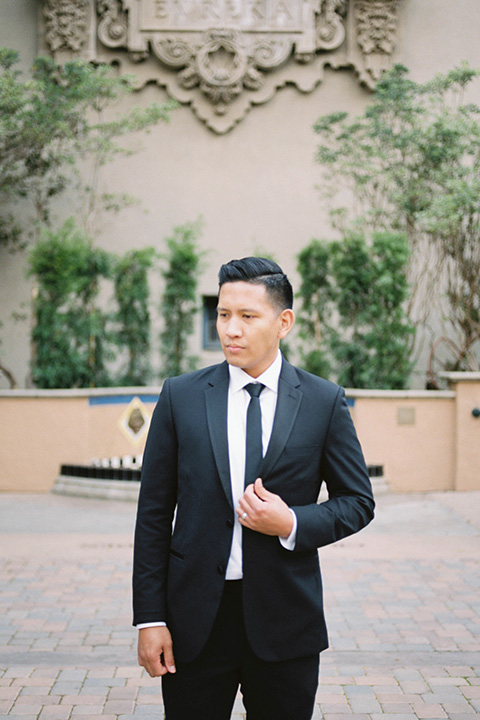  bride and groom eloping at balboa park – groom close