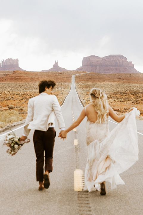  bohemian elopement in antelope canyon – coupe in street 