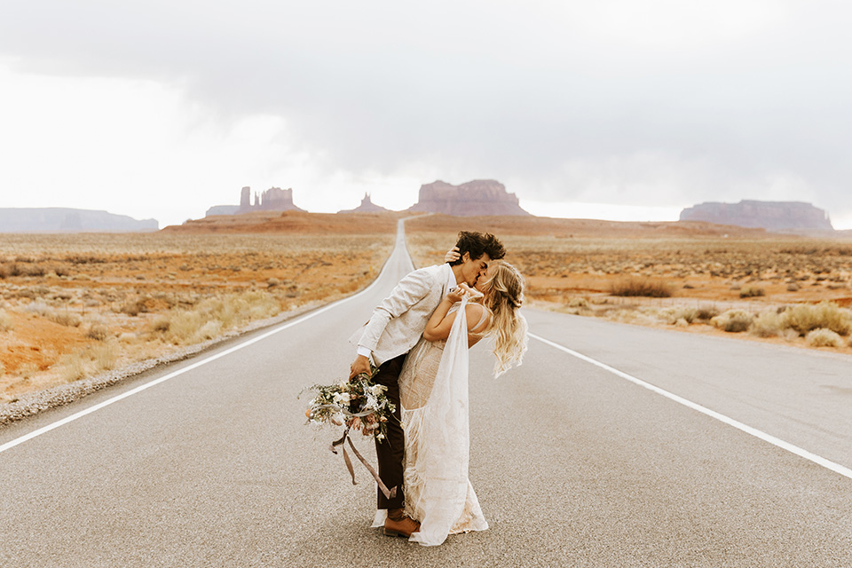  bohemian elopement in antelope canyon – kissing in street 
