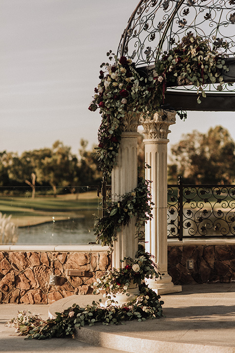  arch at ceremony 