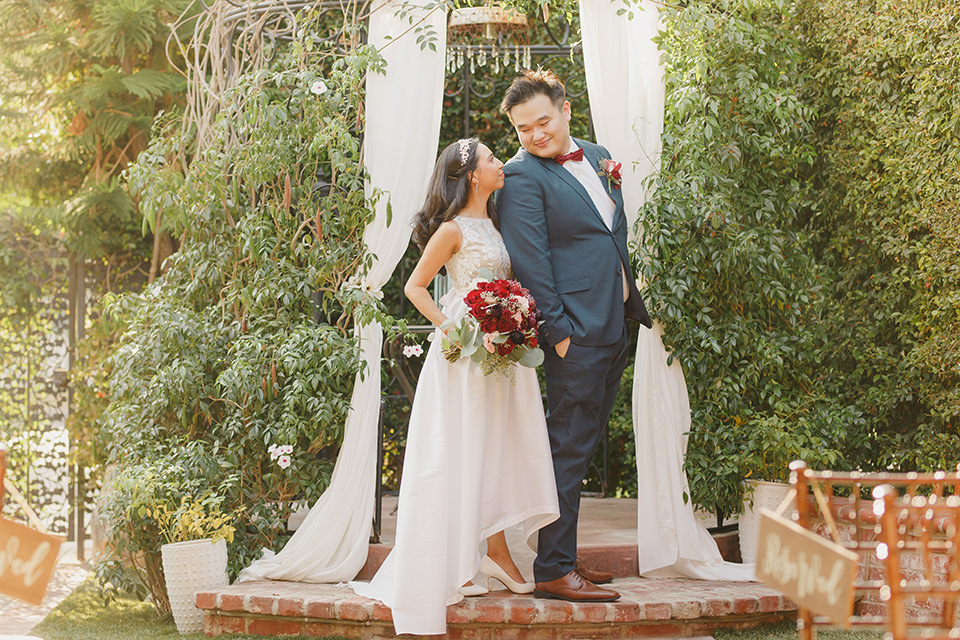  red and blue farmhouse wedding – couple 